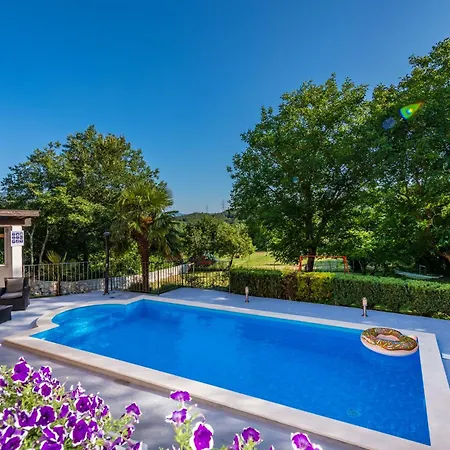 בית נופש Marija, A Charming Pet Friendly Amidst Nature *