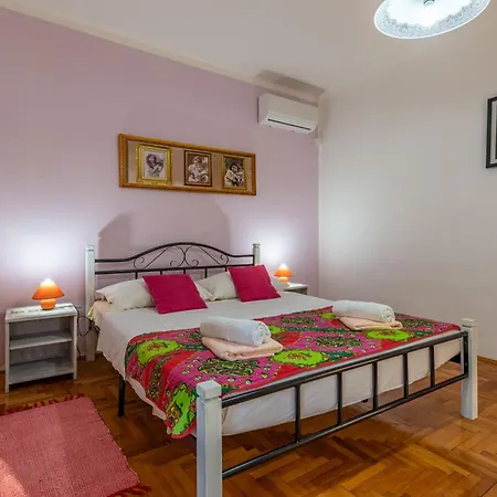 Marija, A Charming Pet Friendly Amidst Nature Holiday home *