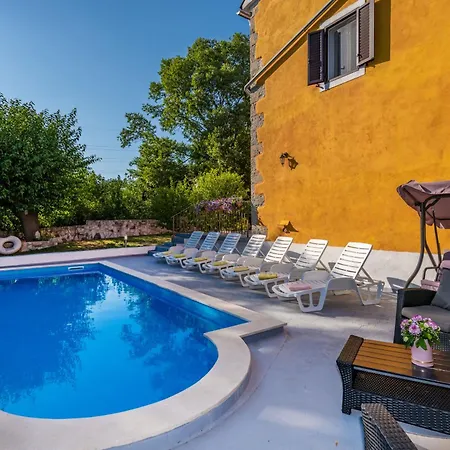 Marija, A Charming Pet Friendly Amidst Nature בית נופש